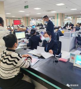 武汉蔡甸：只要15分钟，老权属也能“同城通办”