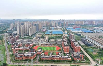 武汉市教科院与中法城外国语学校结成红色教研共同体