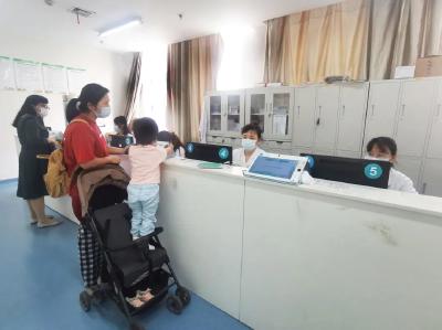蔡甸疾控专家呼吁：及时接种疫苗 撑起儿童健康成长“保护伞”