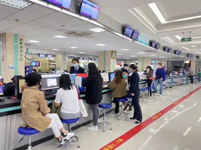 优化营商环境丨蔡甸：企业群众办事“小变化” 撬动行政审批“大变革”