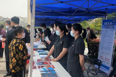  武汉文旅普法轻骑兵蔡甸行 让民法典走进群众
