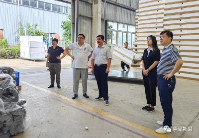 下基层察民情解民忧暖民心 | 吕文飞走访桐湖，助力市场主体纾困发展