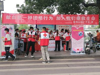 蔡甸热血青年接力，传递红色正能量
