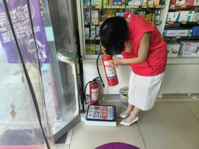 高温下的坚守丨蔡甸社区网格员用脚步织密夏季安全网