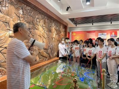 蔡甸区举办“一起向未来”新时代英雄城市学子行活动
