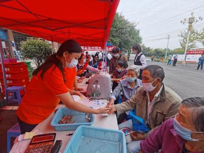 现金兑换、人民币知识普及......蔡甸现金惠民服务进乡村