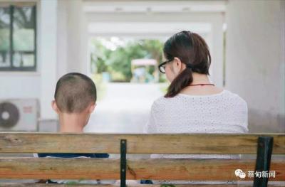 道德模范风采丨夏莹：材优干济担重任，爱老慈幼现柔情
