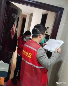  蔡甸：微光成炬 同心战疫