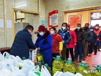 新春走基层丨蔡甸爱心企业送“年货” 真情实意暖人心