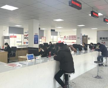 方便群众家门口办事 张湾街道便民服务中心实现166个事项“一窗通办”
