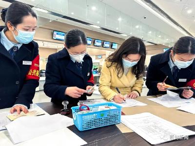优化营商环境丨“多对一”服务 蔡甸全科帮办员助力医护注册极速办
