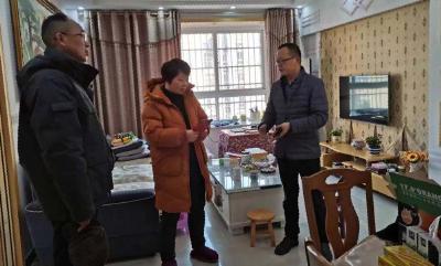 关怀暖人心 蔡甸区人社局走访慰问困难毕业生