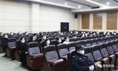 蔡甸法院公开审理一起职务犯罪案件，“零距离”开展警示教育