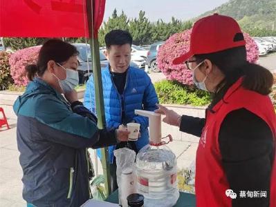 蔡甸迎来首个清明小高峰，文明祭扫蔚然成风