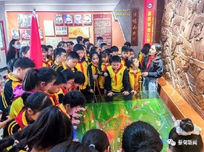缅怀先烈 赓续红色精神 蔡甸学子清明寄哀思