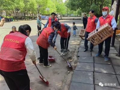 蔡甸：“爱心义剪”进社区 党群活动显真情