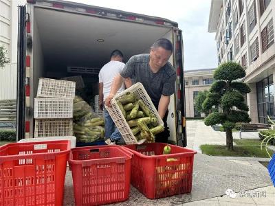 蔡甸：企业献爱心 4千斤蔬菜送进福利院