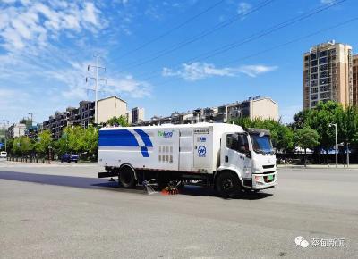迎高温 战酷暑 蔡甸环卫机械化作业助力城市“颜值在线”