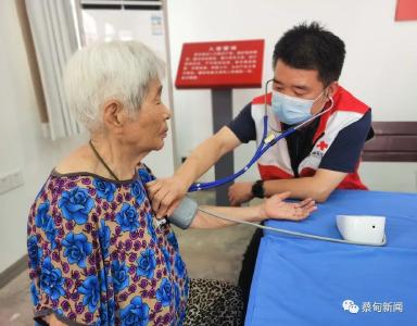 蔡甸：关爱老人送温情 “红马甲”志愿服务进社区