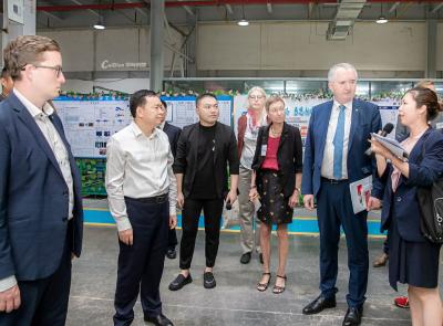 德国萨克森州副州长托马斯•施密特一行来中德国际产业园考察