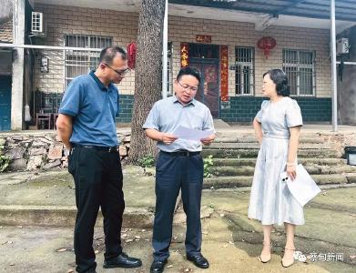 蔡甸区领导带队督查国家卫生城市复审工作