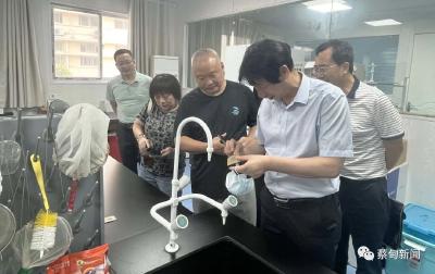 中国疾控预防控制中心专家组调研蔡甸区血防工作