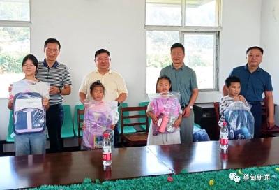 蔡甸区人大机关点亮“微心愿” 结对共建与“童”行