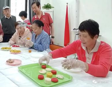  喜逢双节居民乐 蔡甸各地节日氛围浓