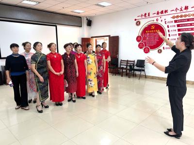 家门口实现“老有所学” 蔡甸恒大社区居民悦享银龄生活