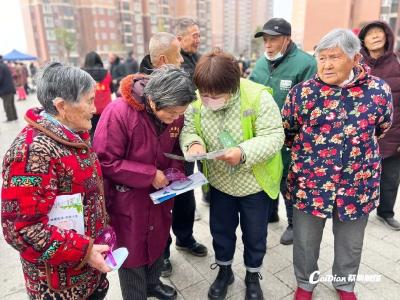 践行雷锋精神 蔡甸社区多样志愿服务便民利民