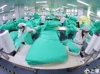 郧阳区今年已出口医用隔离衣1000万件 主要销往瑞士等国