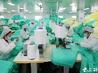 郧阳区今年已出口医用隔离衣1000万件 主要销往瑞士等国