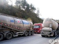 华新水泥给力大建设