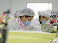 郧阳区今年已出口医用隔离衣1000万件 主要销往瑞士等国