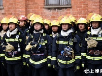 十堰消防举行棚户区灭火演习