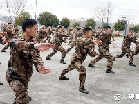 新兵学练武当拳