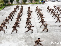 新兵学练武当拳
