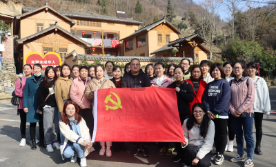 区人社局开展“三八妇女节”踏青活动