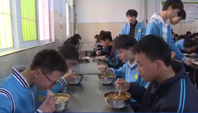 郧阳区：“光盘行动”从学生抓起