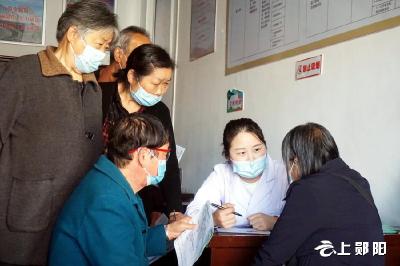 开展白内障义诊 关爱老年人