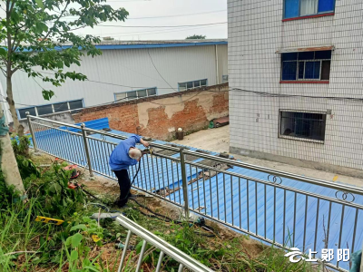 区市政工程管理所：增设安全防护栏杆 及时消除安全隐患