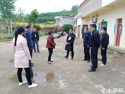 刘洞镇人大代表听民声集民智解民忧