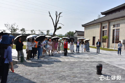 汉江师范学院美术学院师生走进郧阳大丰仓