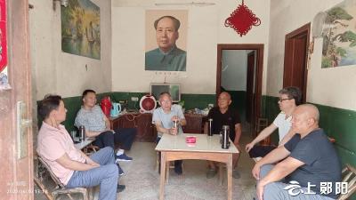 区二中开展下基层察民情解民忧暖民心实践活动