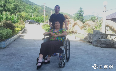 韩代清：悉心照料瘫痪妻子  不离不弃传佳话
