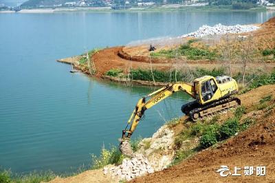 水源区开建堤岸工程