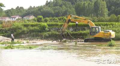 村民供水管道爆裂 企业紧急抢修恢复