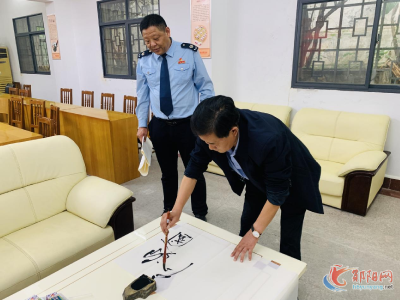 兴郧路社区：邻里共聚迎国庆
