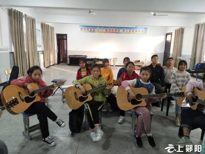 杨溪铺镇初级中学：音乐社团促进学生全面发展