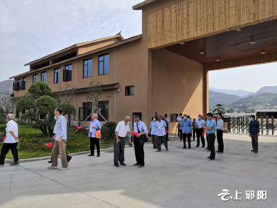 安阳镇组织离退休党员干部开展“情暖重阳节”主题活动